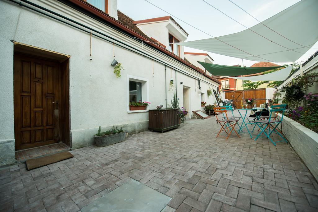Bike House - 250-Year-Old Restored House In A Quiet Area Brasov Exterior photo